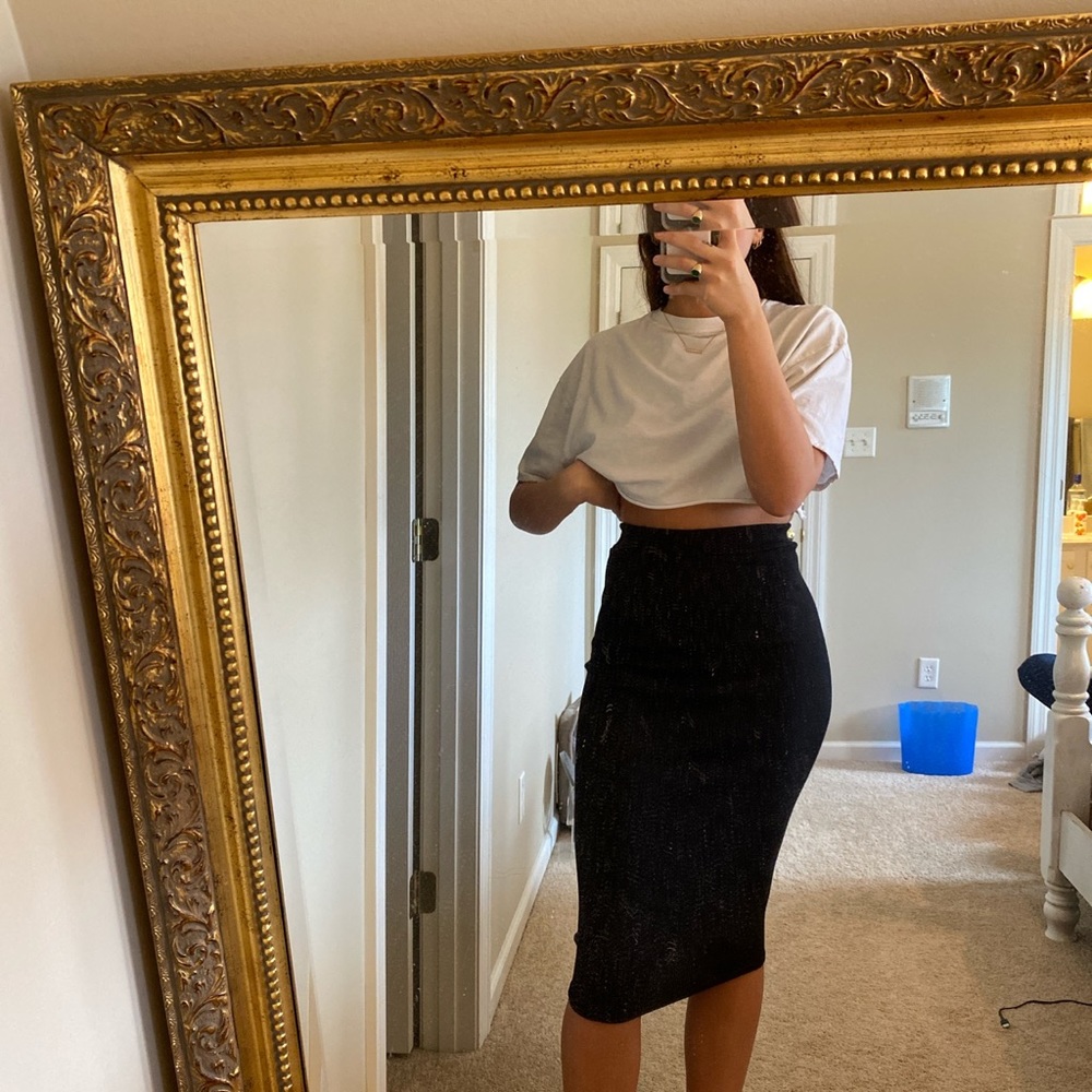 black dress/ skirt